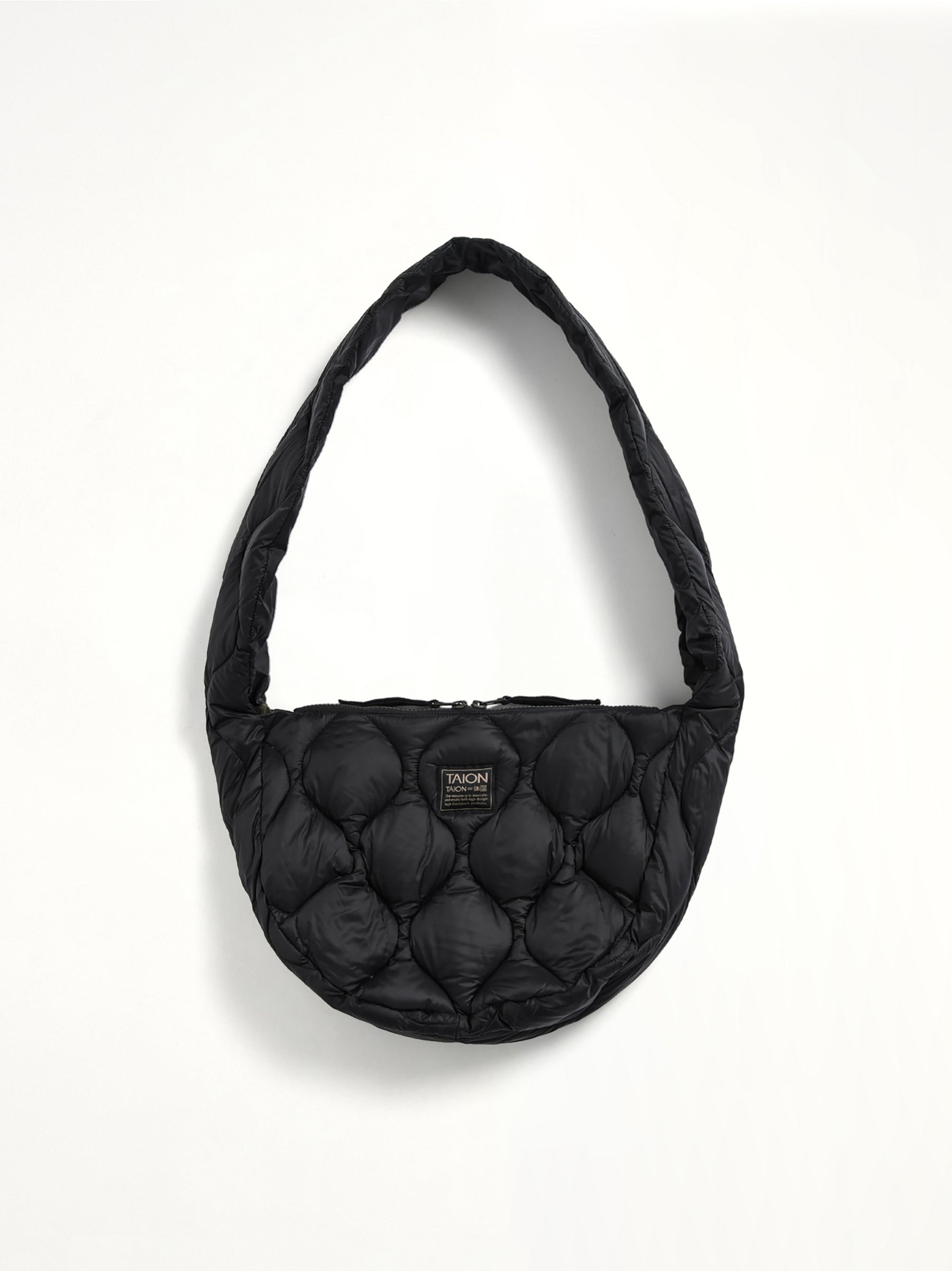 Military Banana Shoulder Down Bag M in Black