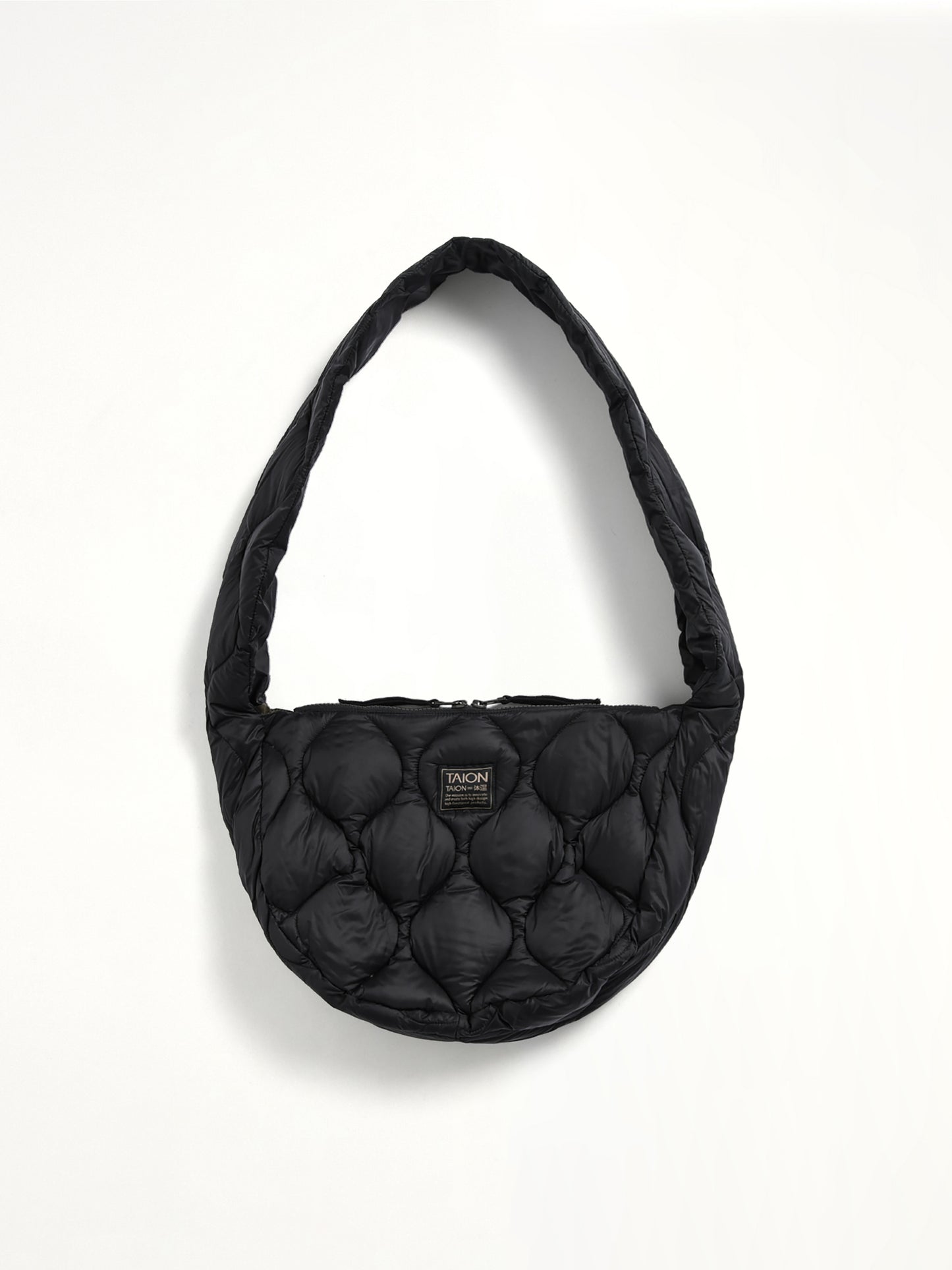 Military Banana Shoulder Down Bag M in Black