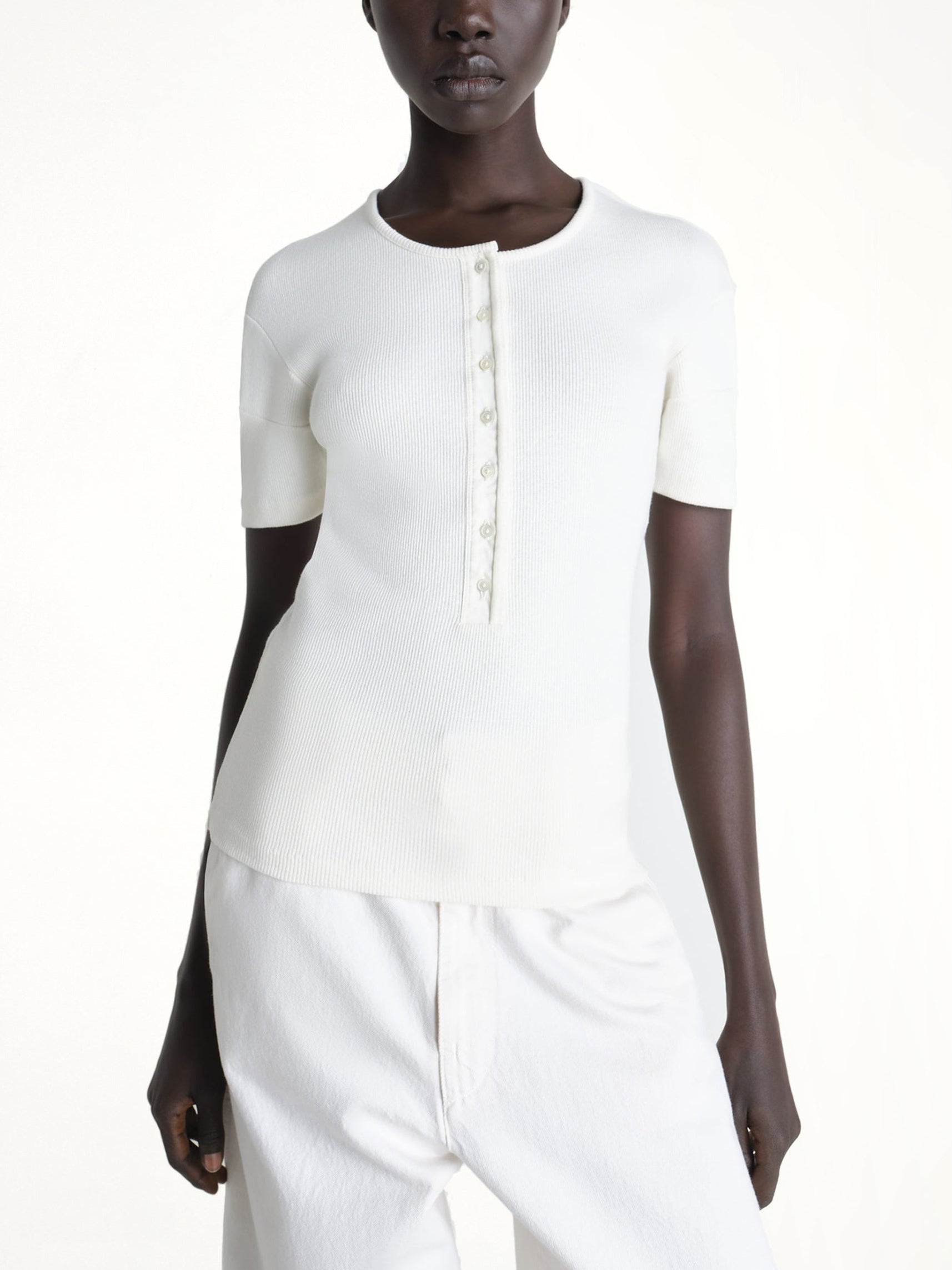Fitted Henley in Milk