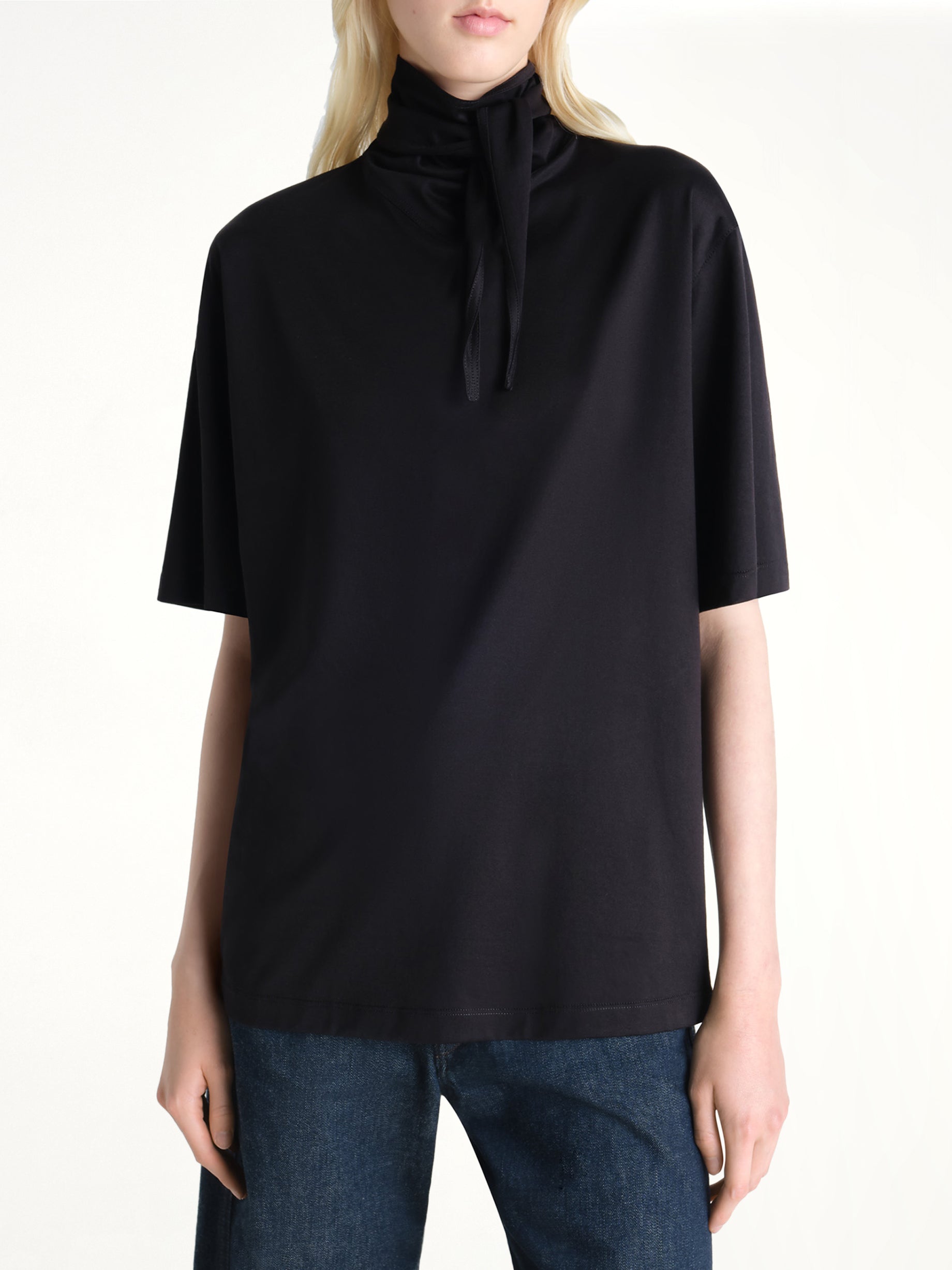 T-Shirt With Foulard in Black