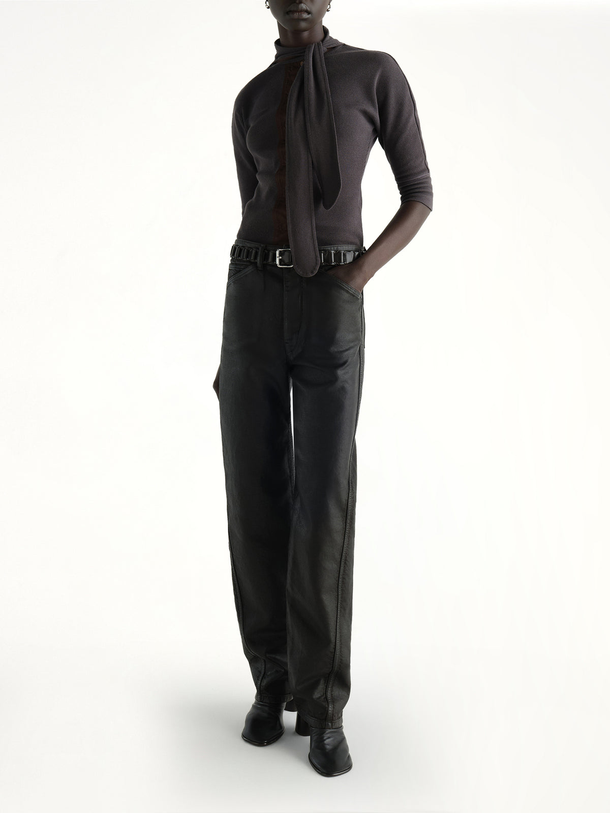 Ascot T-Shirt in Basalt