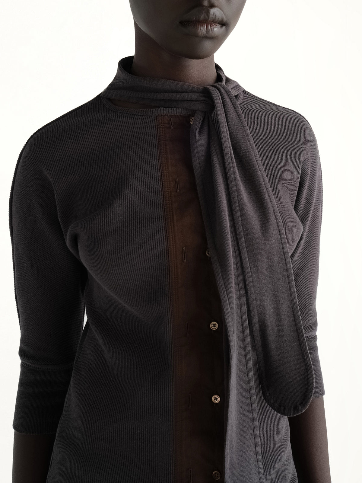 Ascot T-Shirt in Basalt