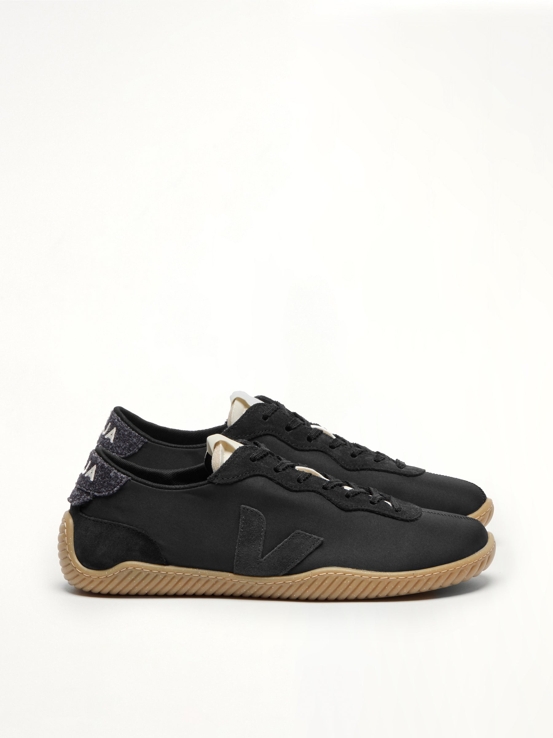 Veja x Baserange Jitsu黑色运动鞋