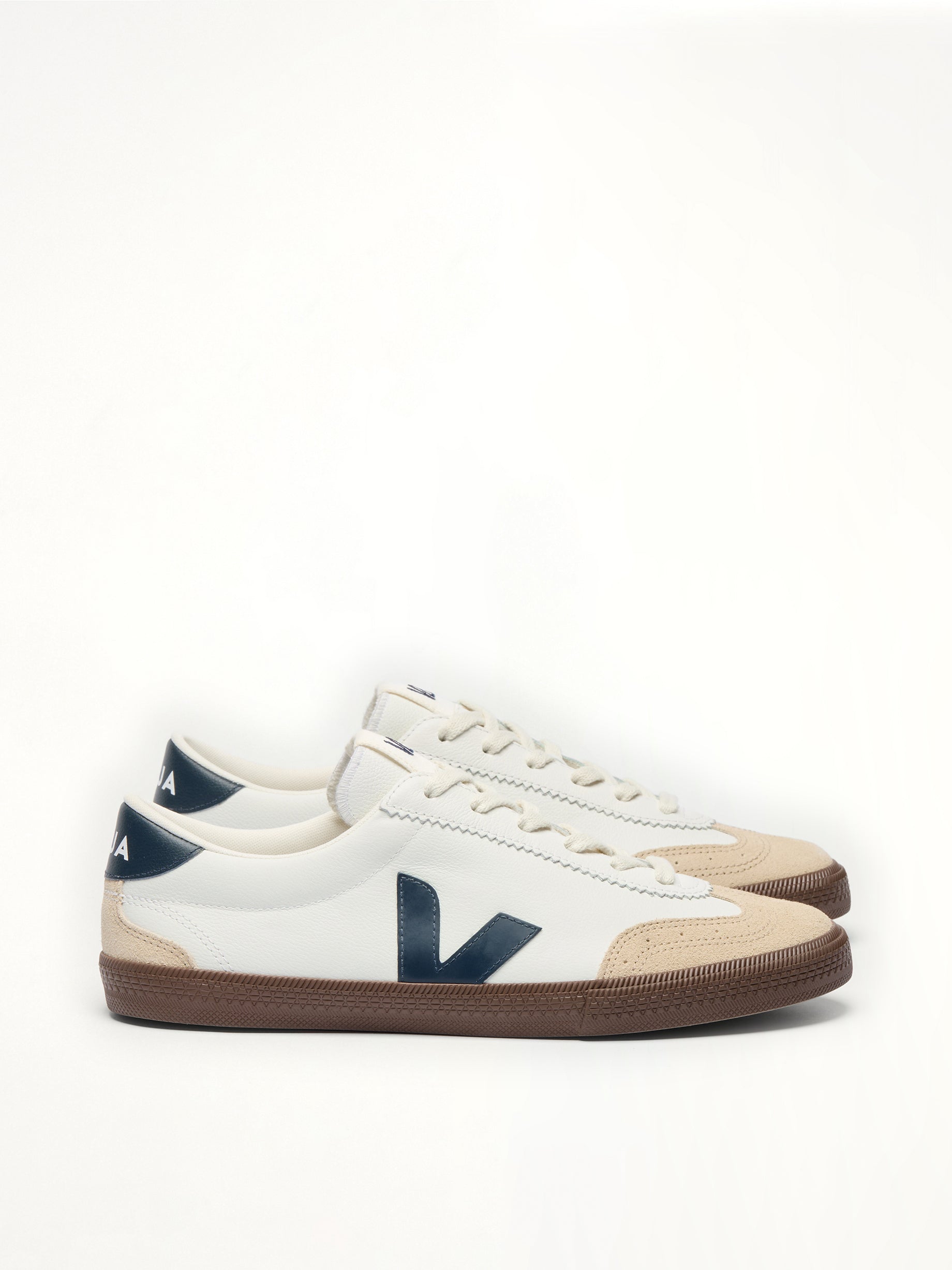 Volley Sneaker in White/Nautico/Bark