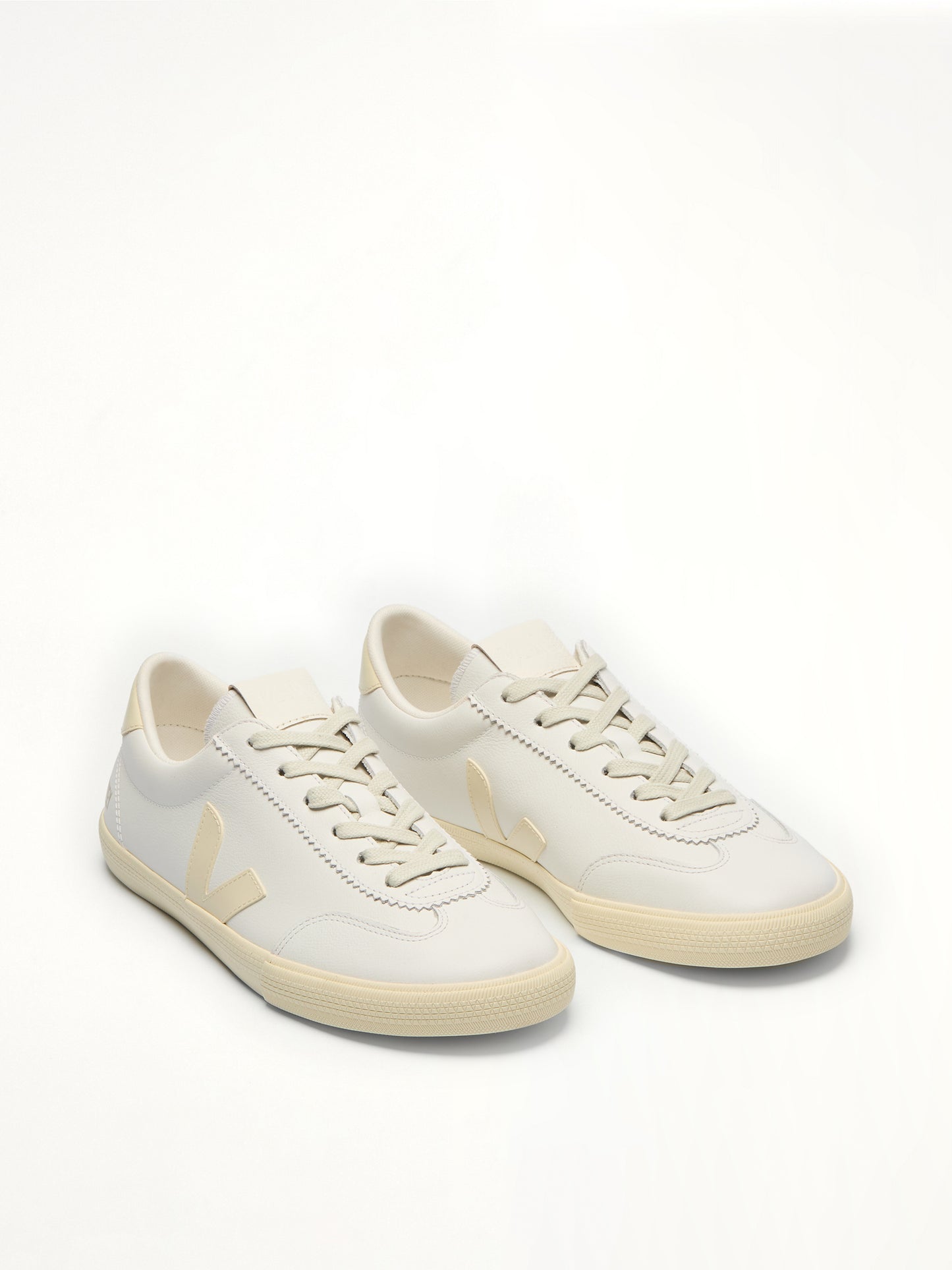 Volley Sneaker in White/Calcaire