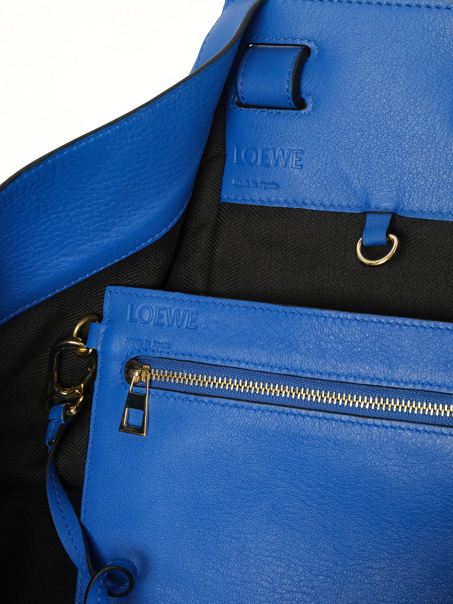 Medium Hammock Bag in Classic Calfskin in Elc Blue