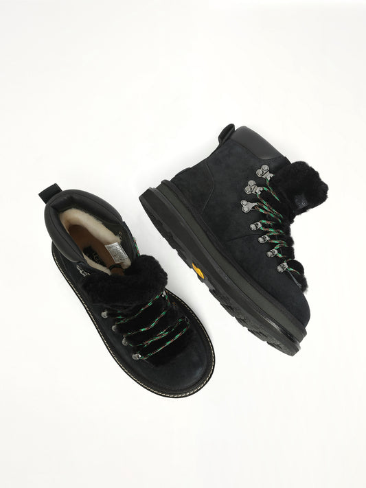 UGG sacai Hiker in Black