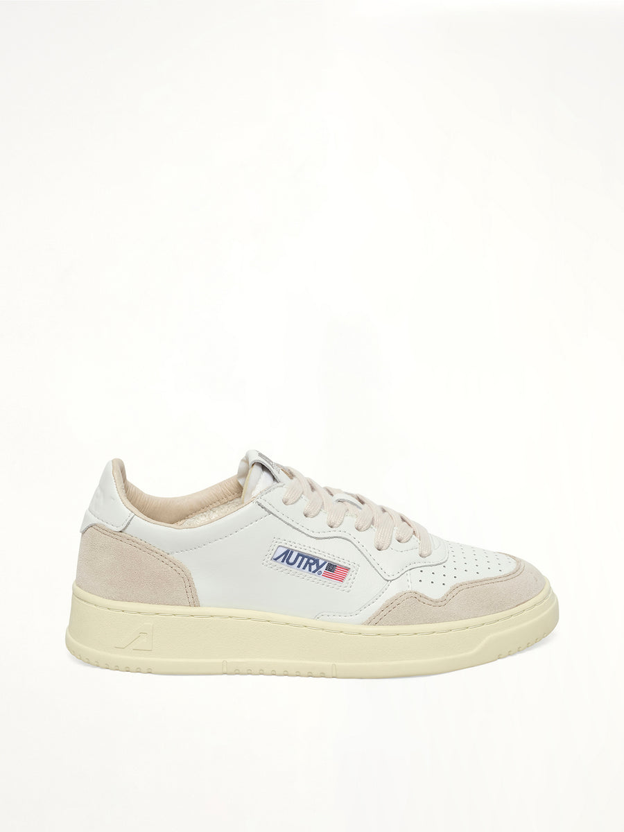Medalist Low Sneakers in White Side View | AUTRY