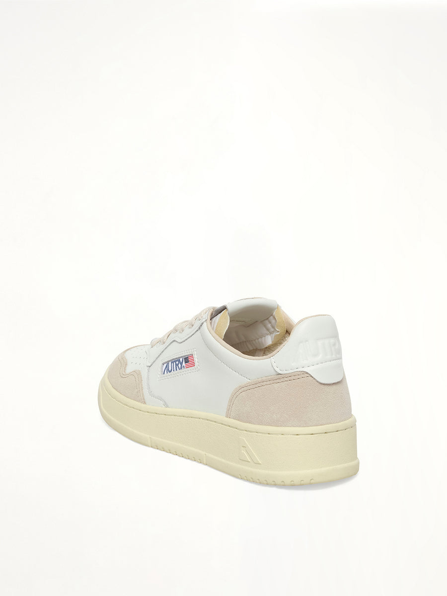 Medalist Low Sneakers in White Back View | AUTRY