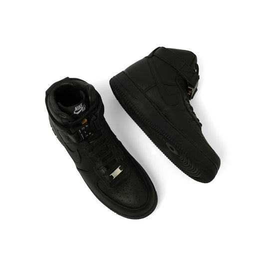 Nike Air Force in Black/Black