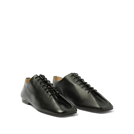 Souris Classic Flat Derby in Black