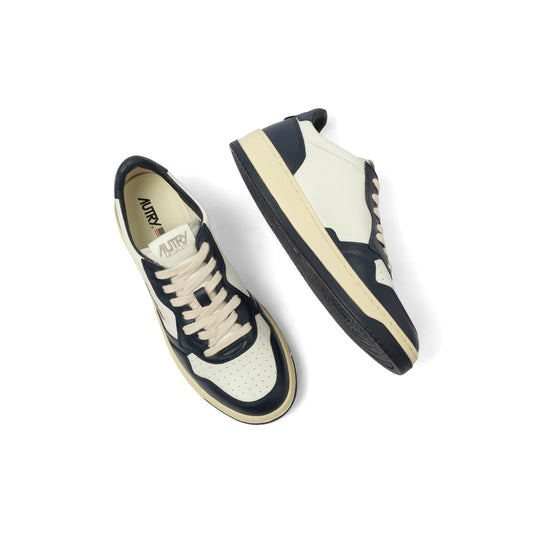 Medalist Low Bicolour Sneakers in White/Blue