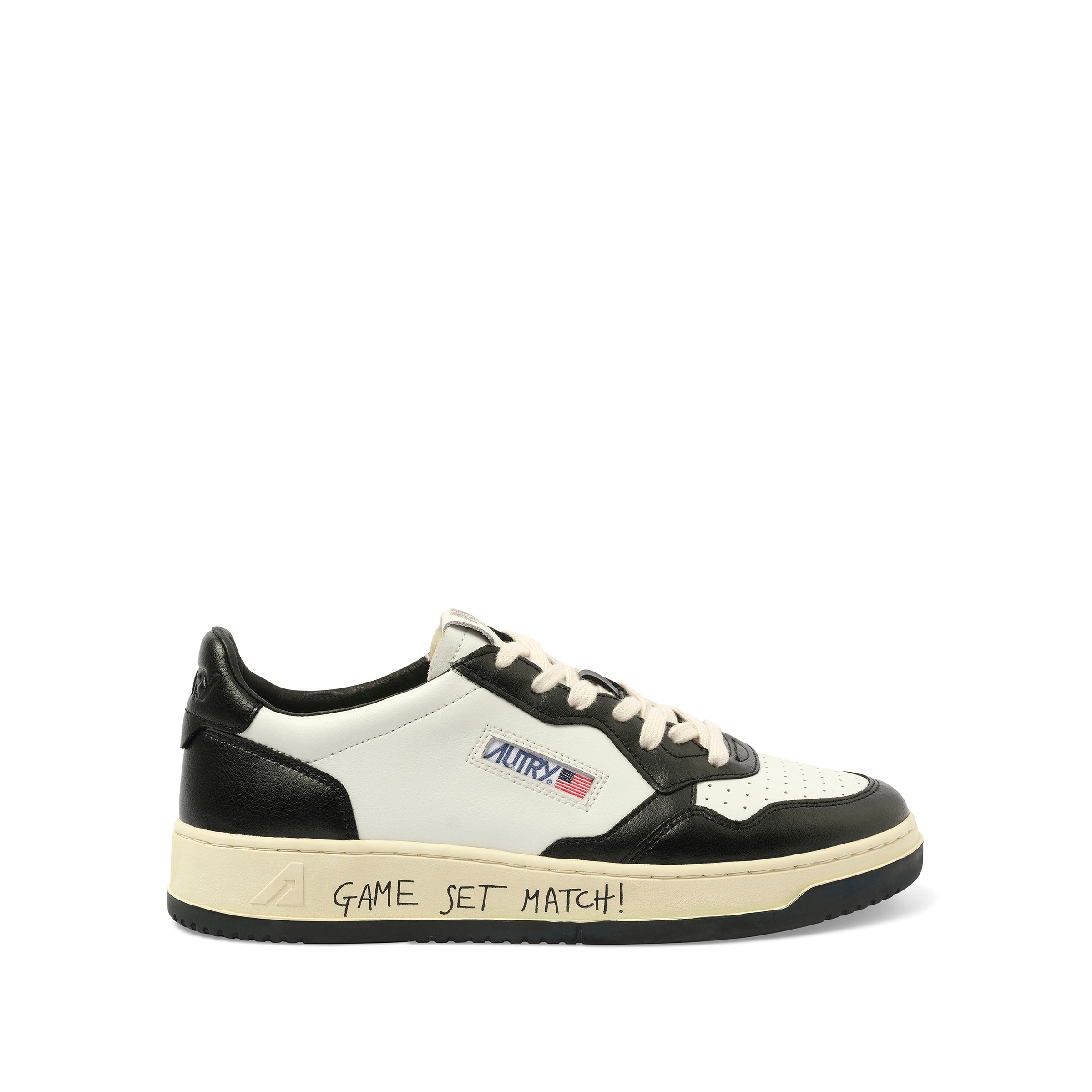 Medalist Low Game Set Bicolour Sneakers in White/Black