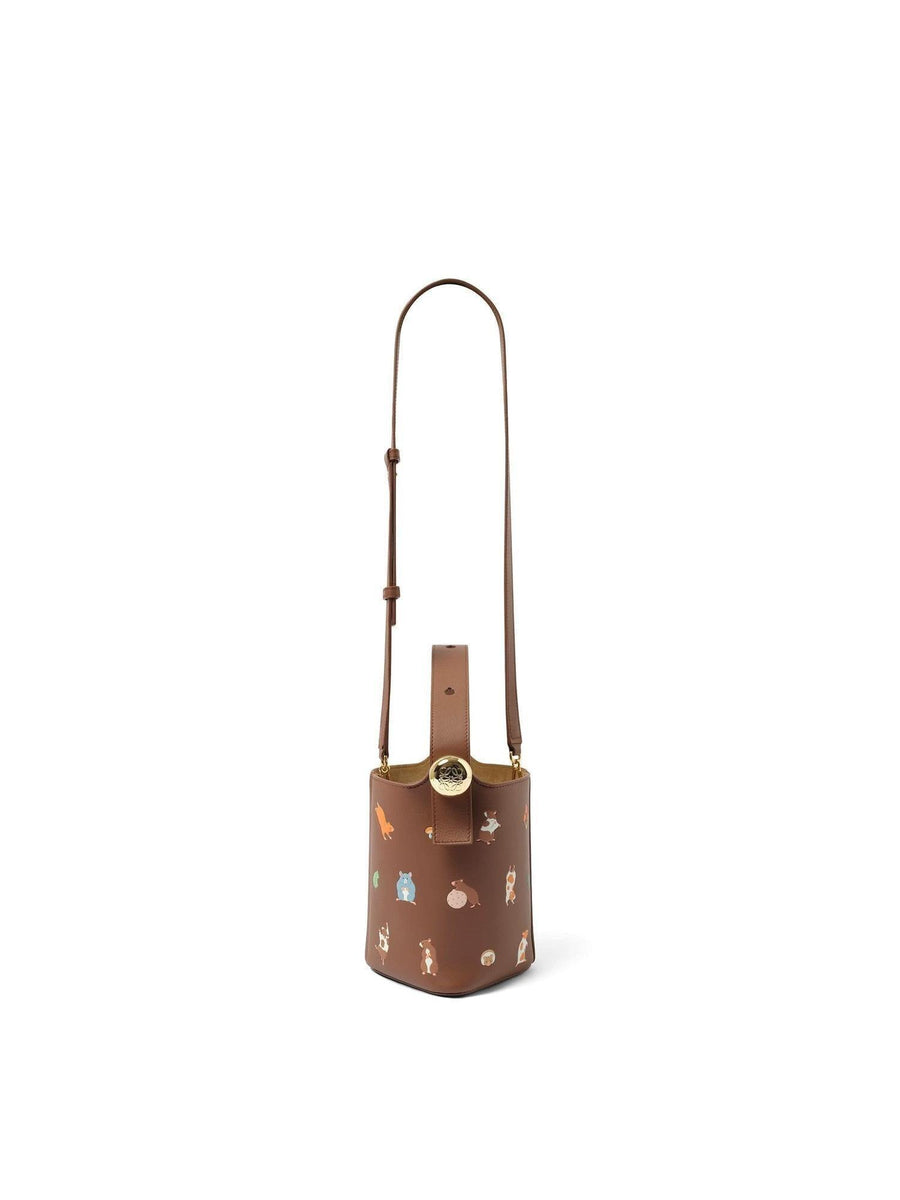 Loewe Pebble Bucket with Hamster in Havana