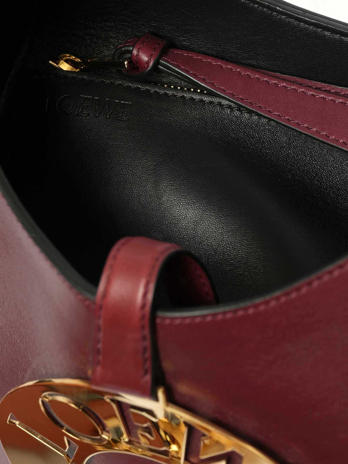 Joyce Bag M in Burgundy