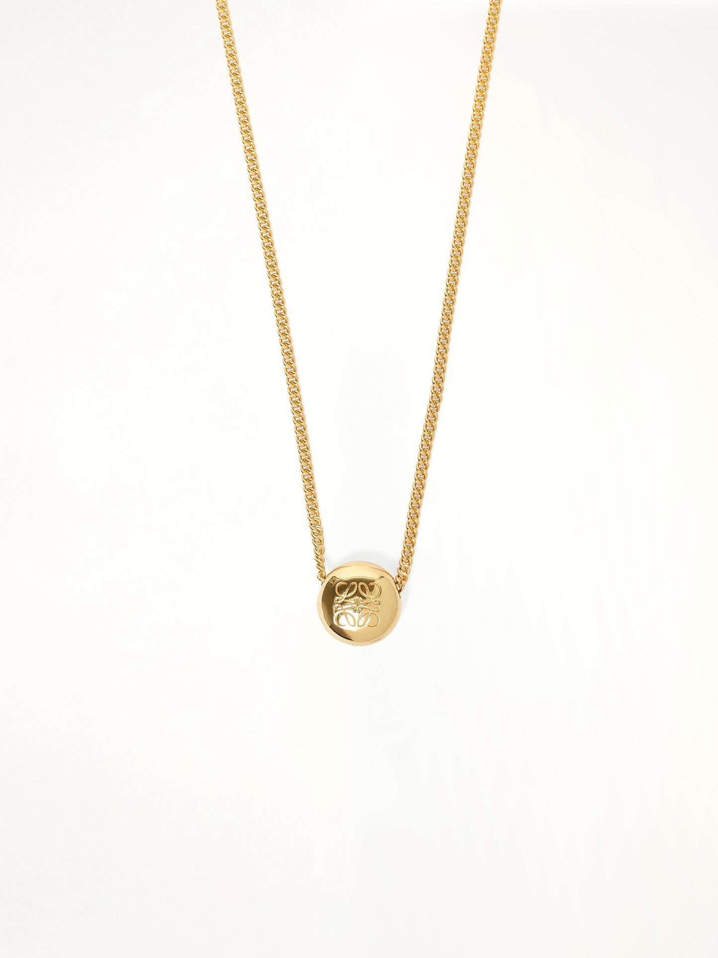 Pebble Pendant Necklace in Gold
