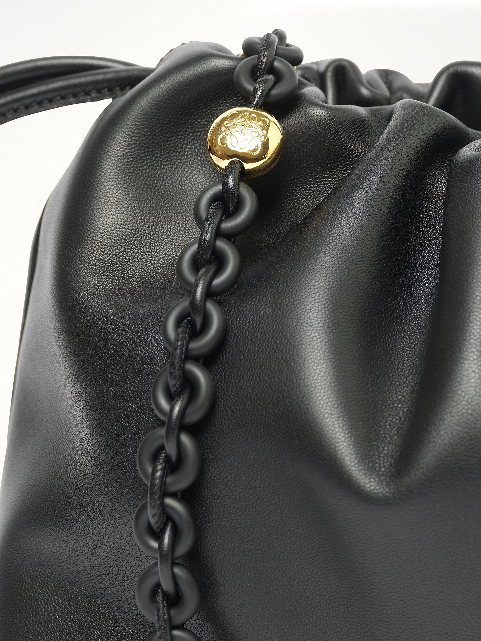Flamenco Purse Medium Tonal Chain in Black