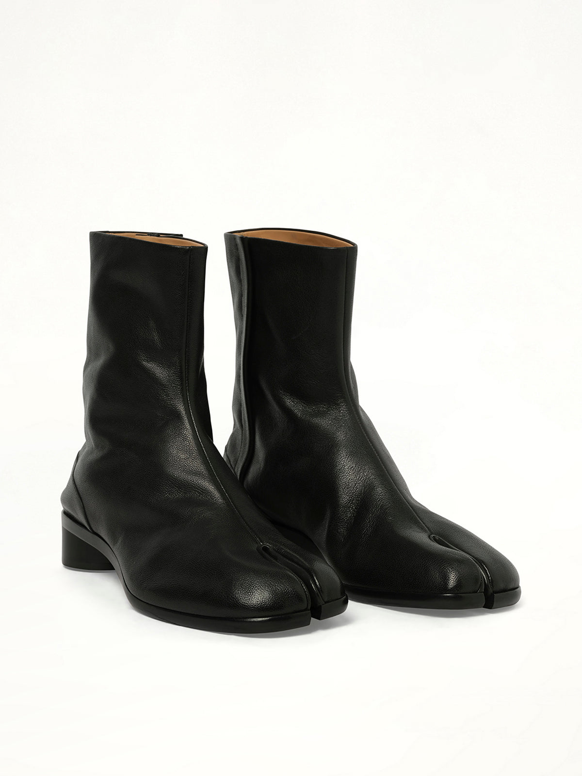 Tabi Ankle 3cm Boots in Black Front View | MAISON MARGIELA