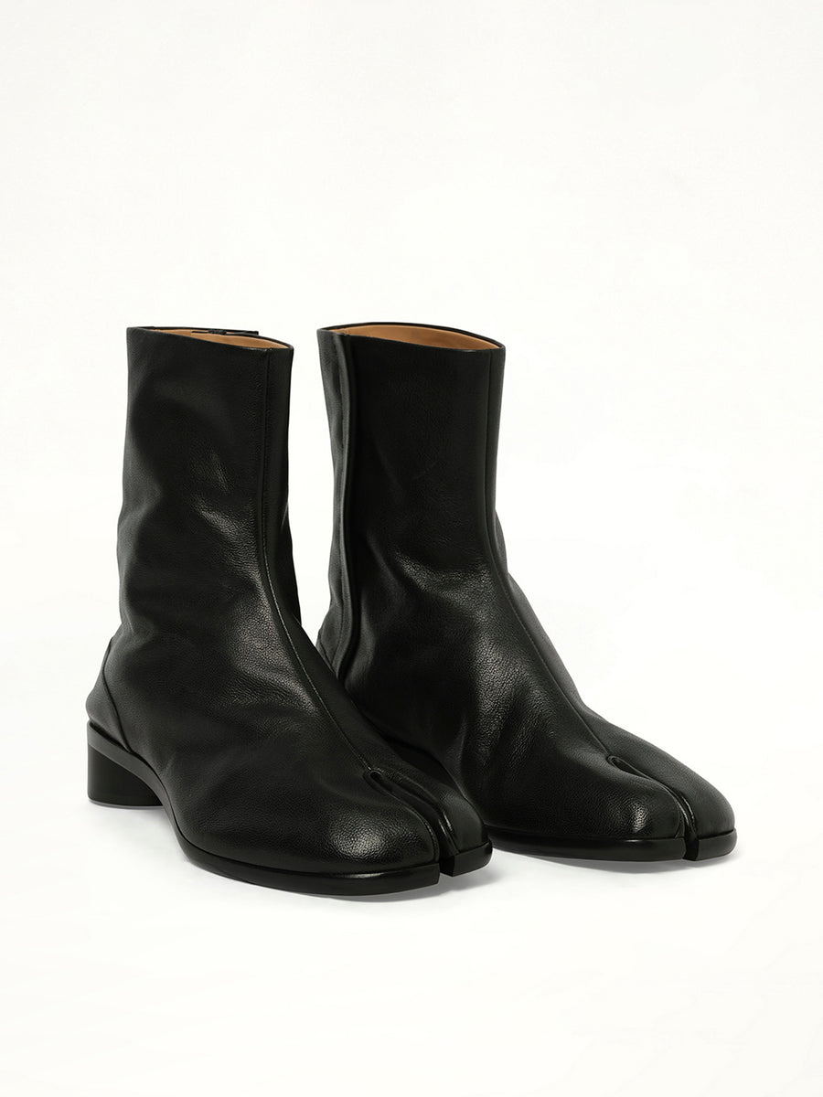 Tabi Ankle 3cm Boots in Black Front View | MAISON MARGIELA