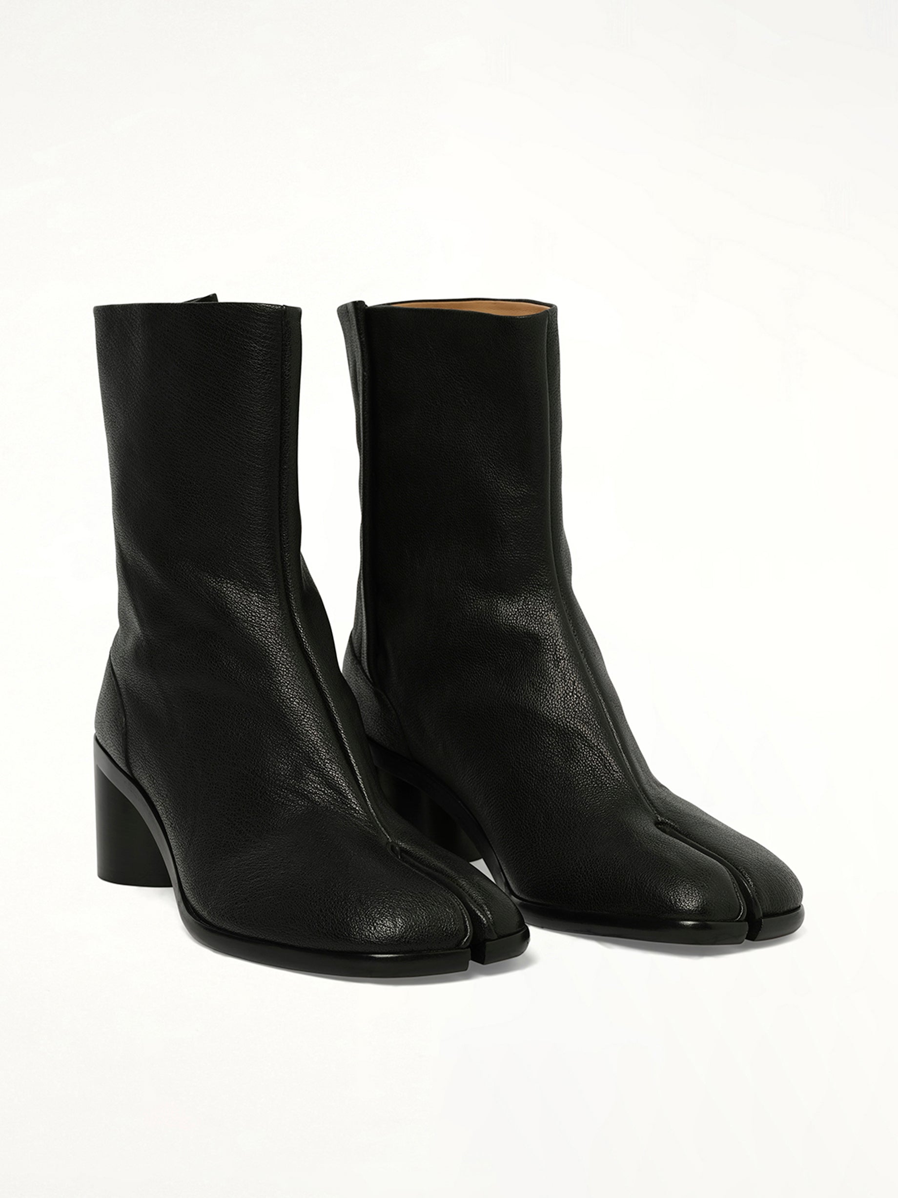 Tabi Ankle 6cm Boots in Black Front View | MAISON MARGIELA