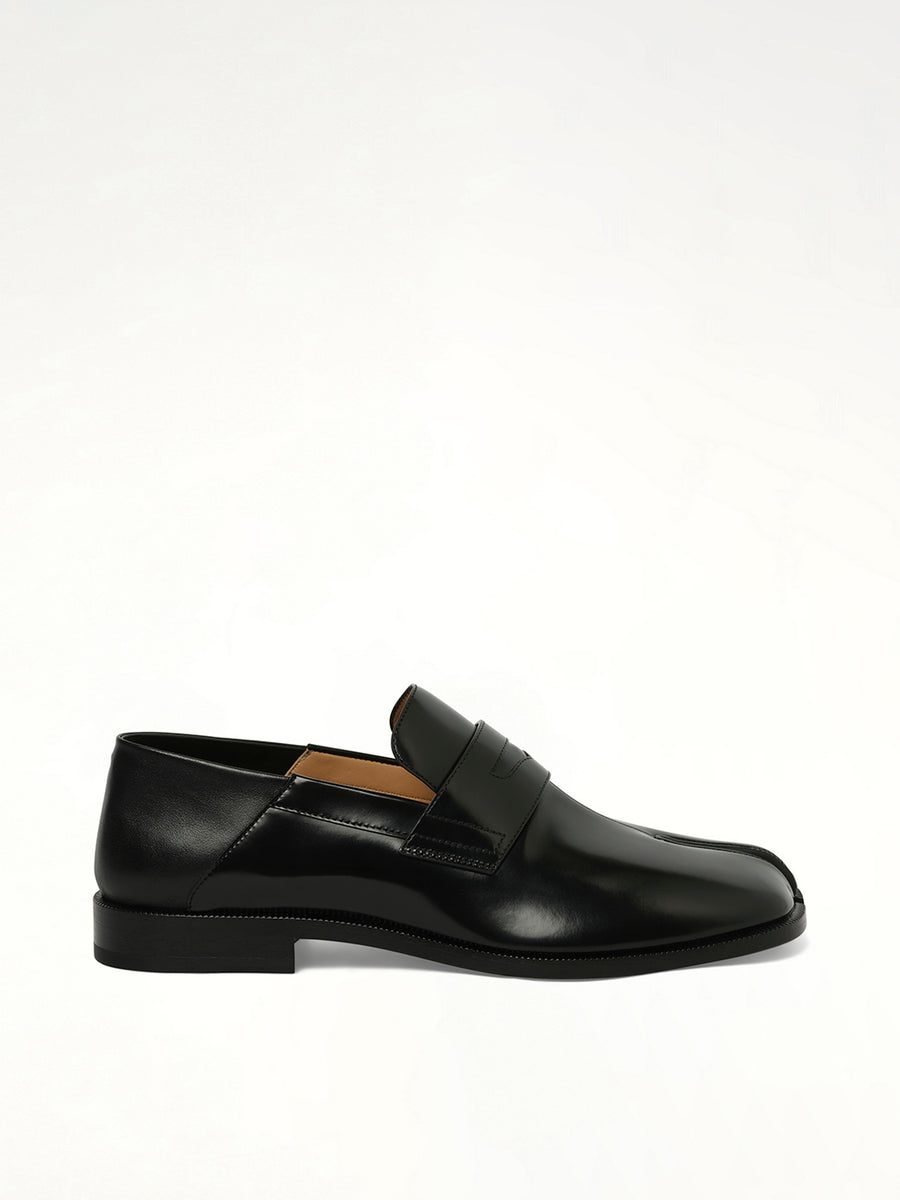 Tabi Babouche Loafers in Black Side View | MAISON MARGIELA