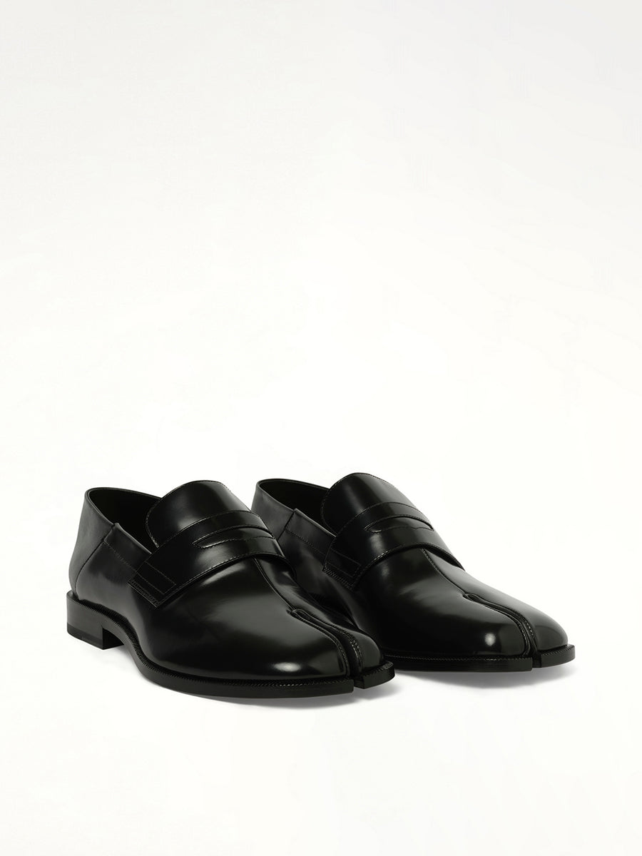 Tabi Babouche Loafers in Black Front View | MAISON MARGIELA