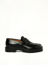 Tabi Loafers Chunky Sole in Black Side View | MAISON MARGIELA