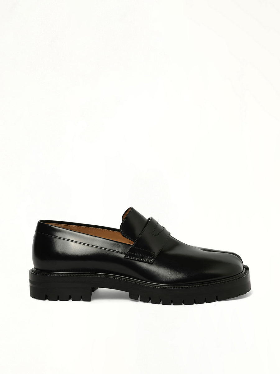 Tabi Loafers Chunky Sole in Black Side View | MAISON MARGIELA