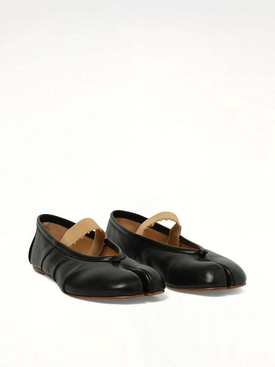 Tabi Ballerina Flat Elastic Band in Black/Nude Front View | MAISON MARGIELA