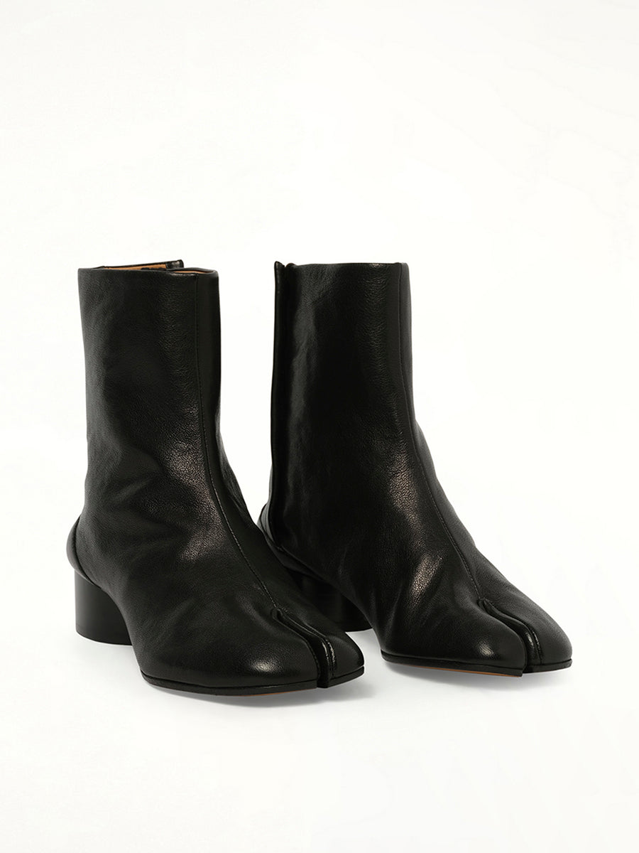 Tabi Ankle Boots 3cm Heel in Black Front View | MAISON MARGIELA
