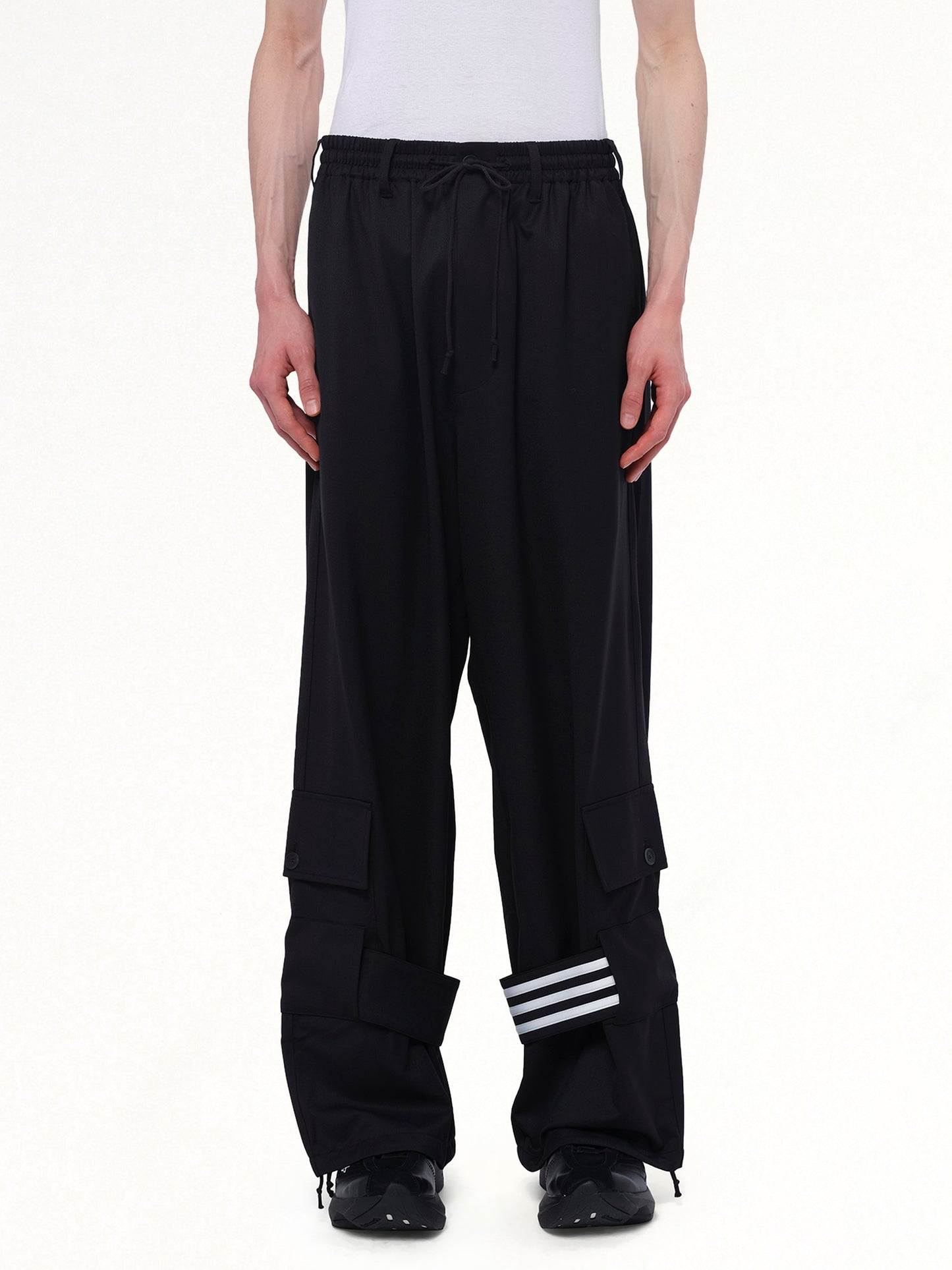 Refined Wool Cargo Pants in Black