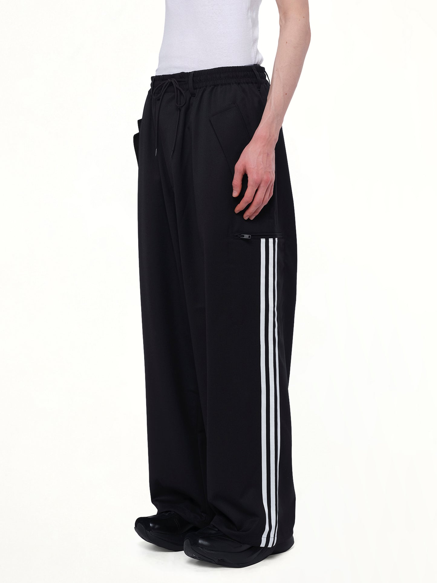 Refined Wool Pants in Black