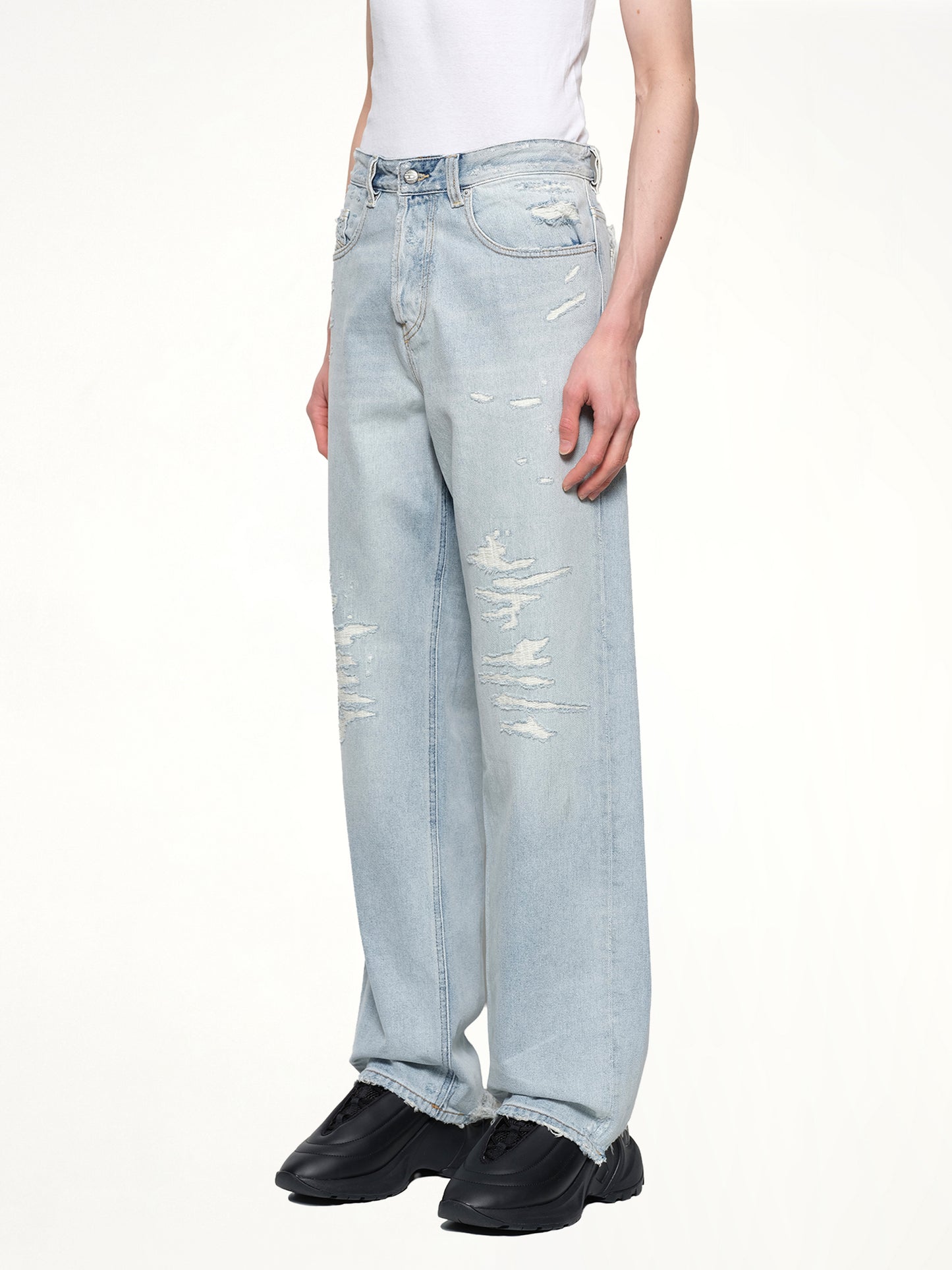 2001 D-MACRO Relaxed Jeans in Light Blue