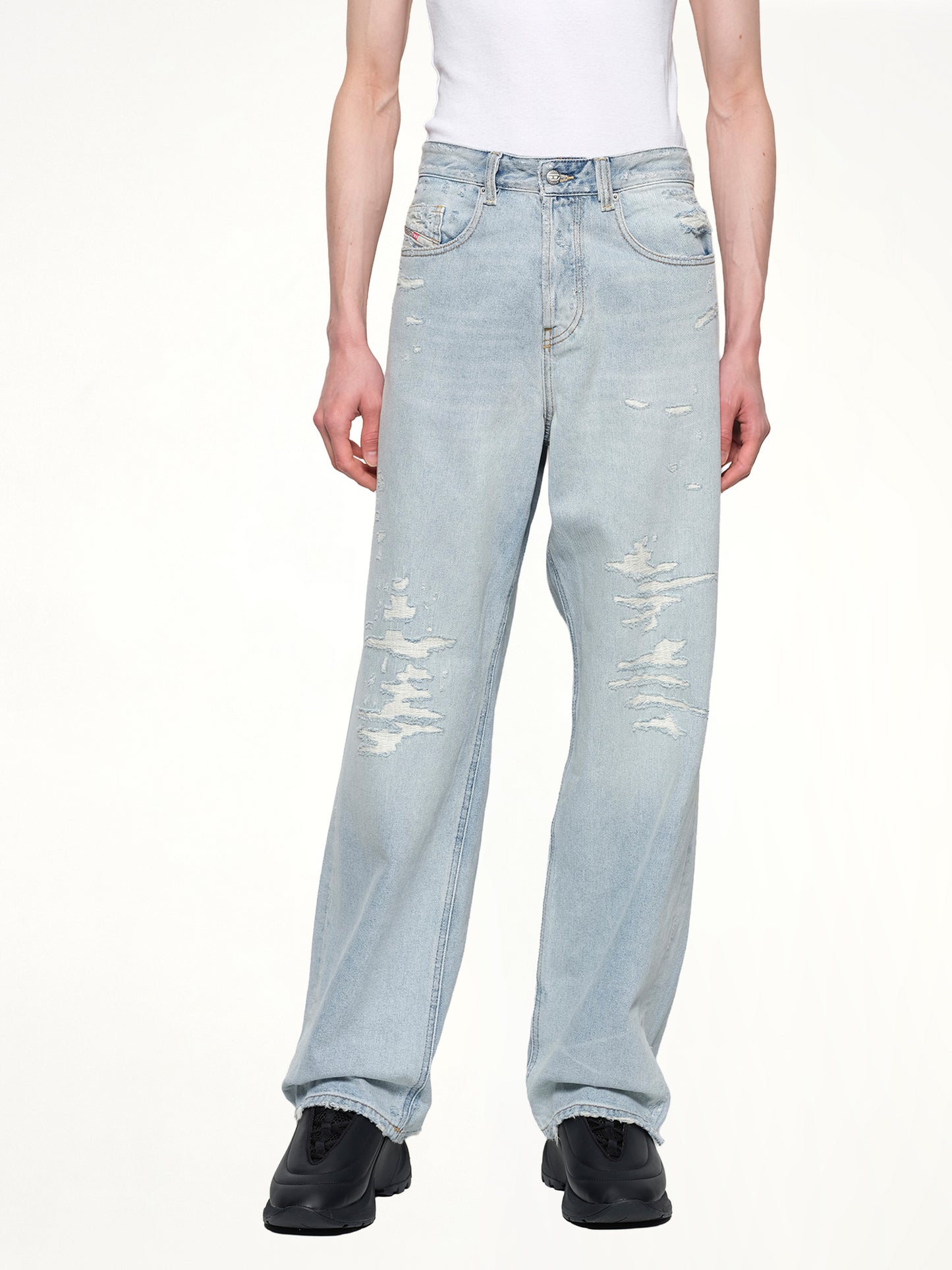 2001 D-MACRO Relaxed Jeans in Light Blue