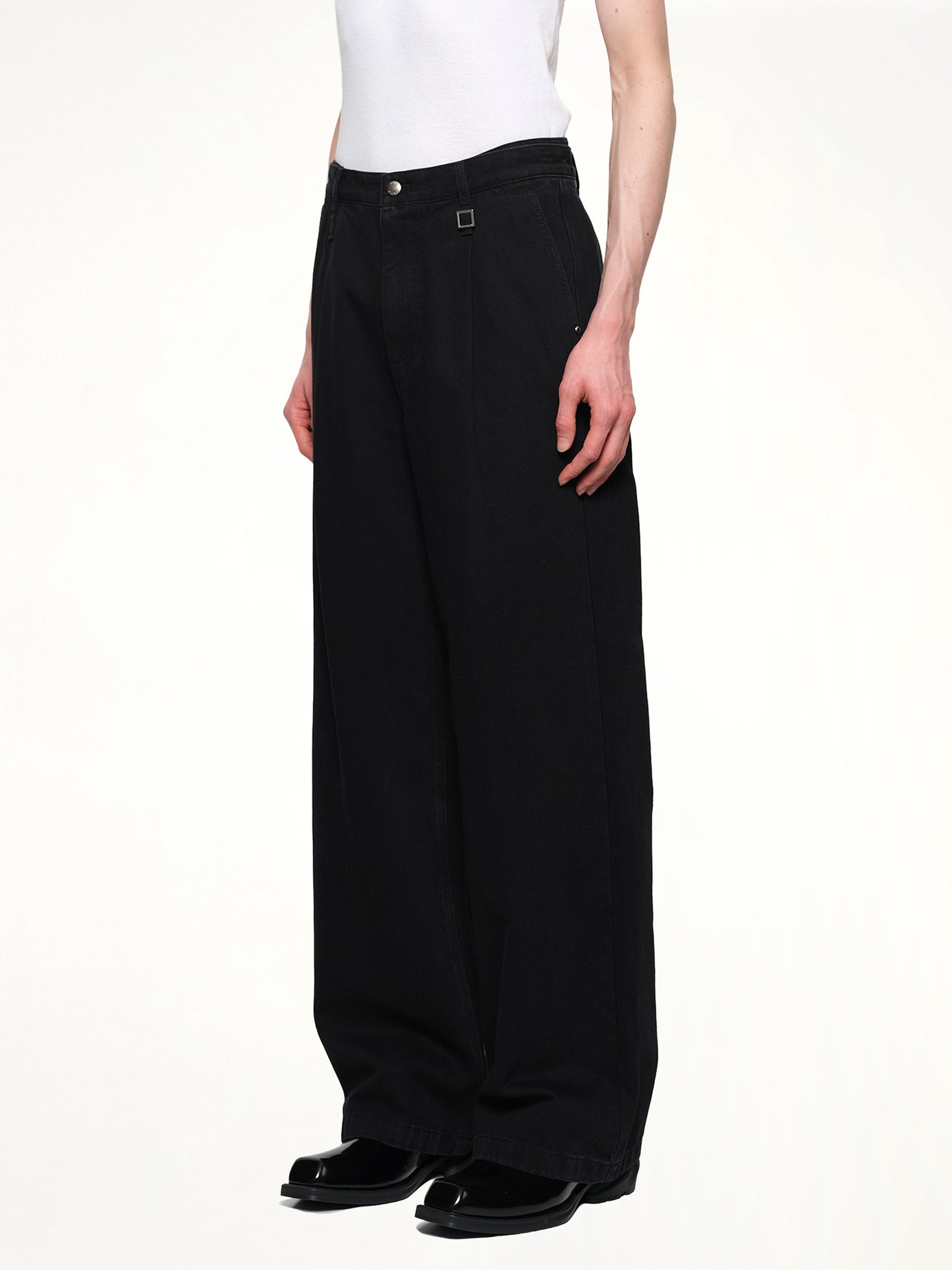 Single Pleat Jeans in Black