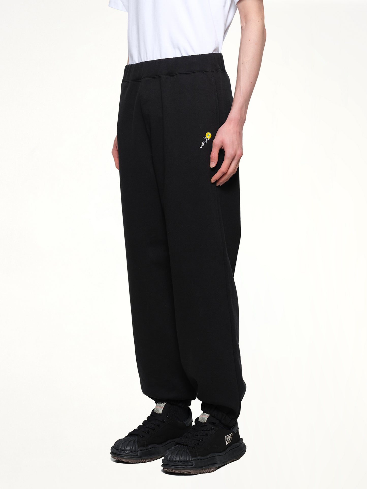 Floral Embroidered Sweatpant in Black