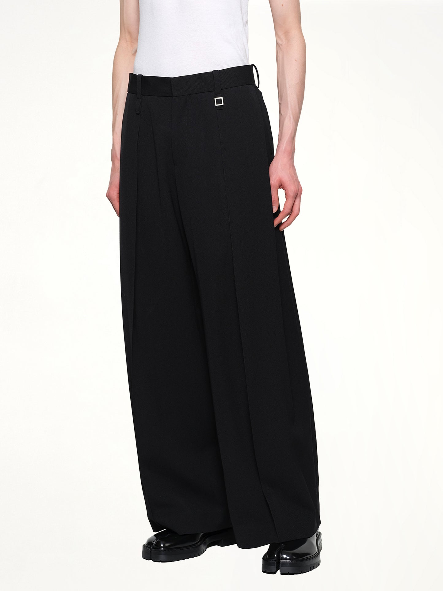 Pleated Pants in Black