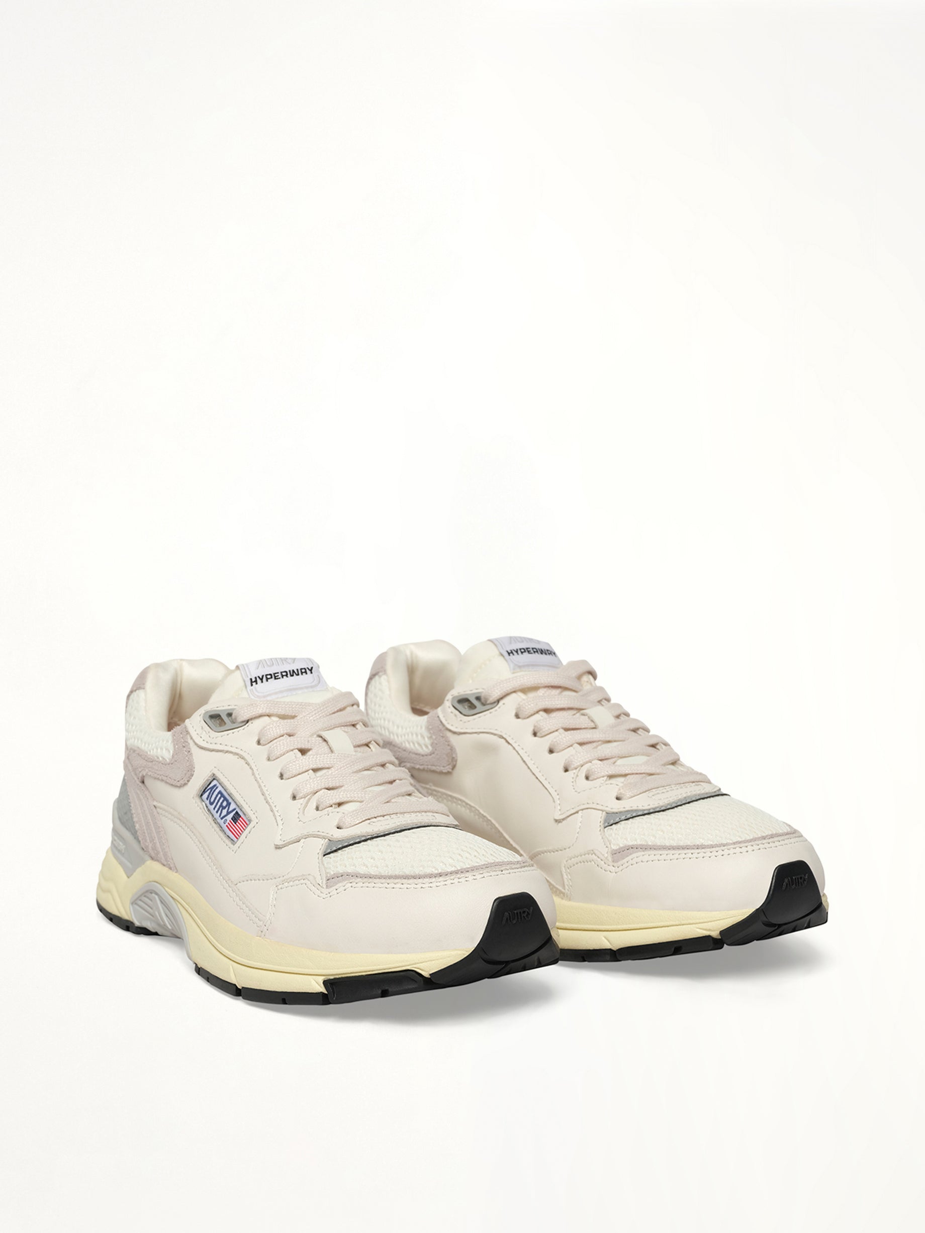 Hyperway Low Sneaker in White/Grey Front View | AUTRY