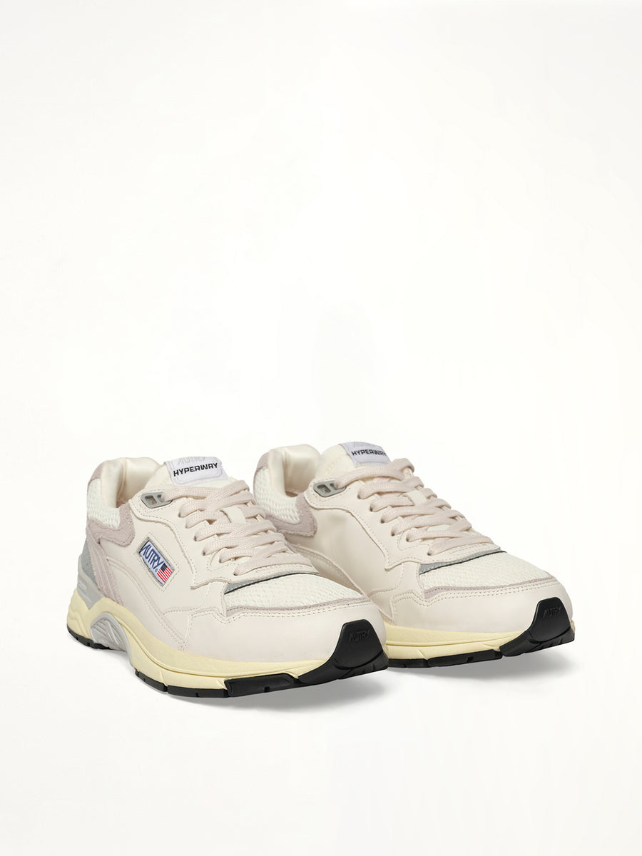 Hyperway Low Sneaker in White/Grey Front View | AUTRY