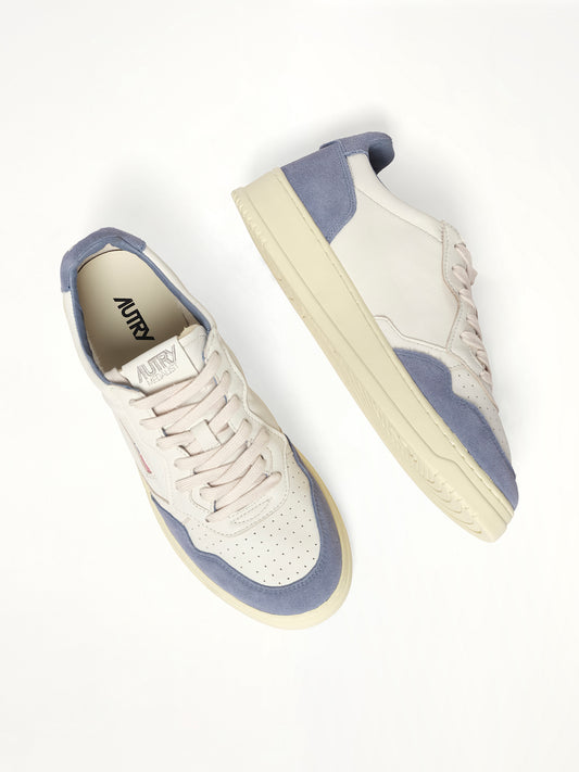 Medalist Low Sneaker in White/Claudia