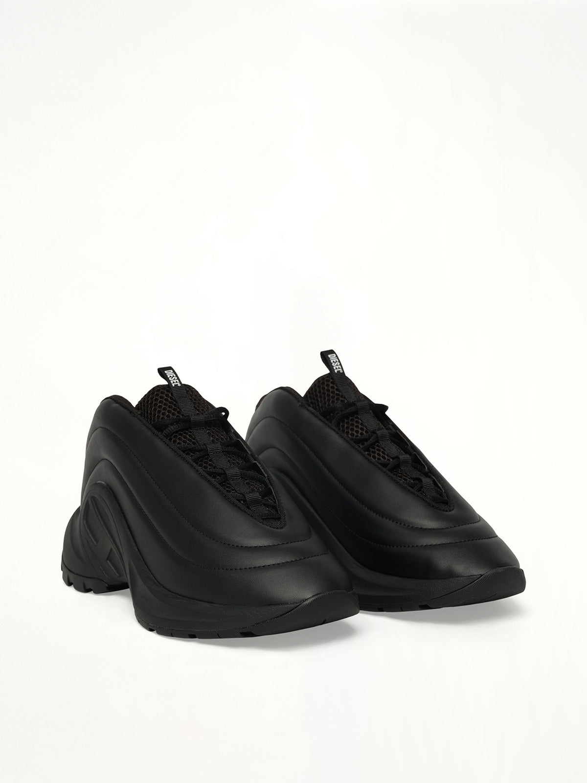 S-D-RUNNER X Sneaker in Black Front View | DIESEL