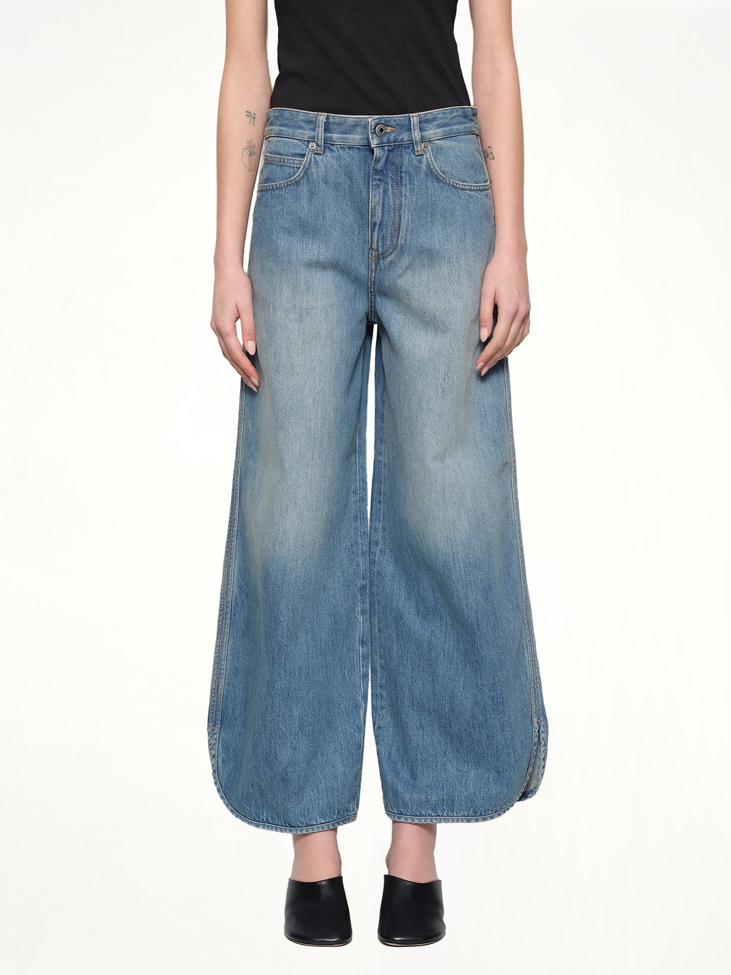 Loose-Leg Jeans AF in Denim Blue