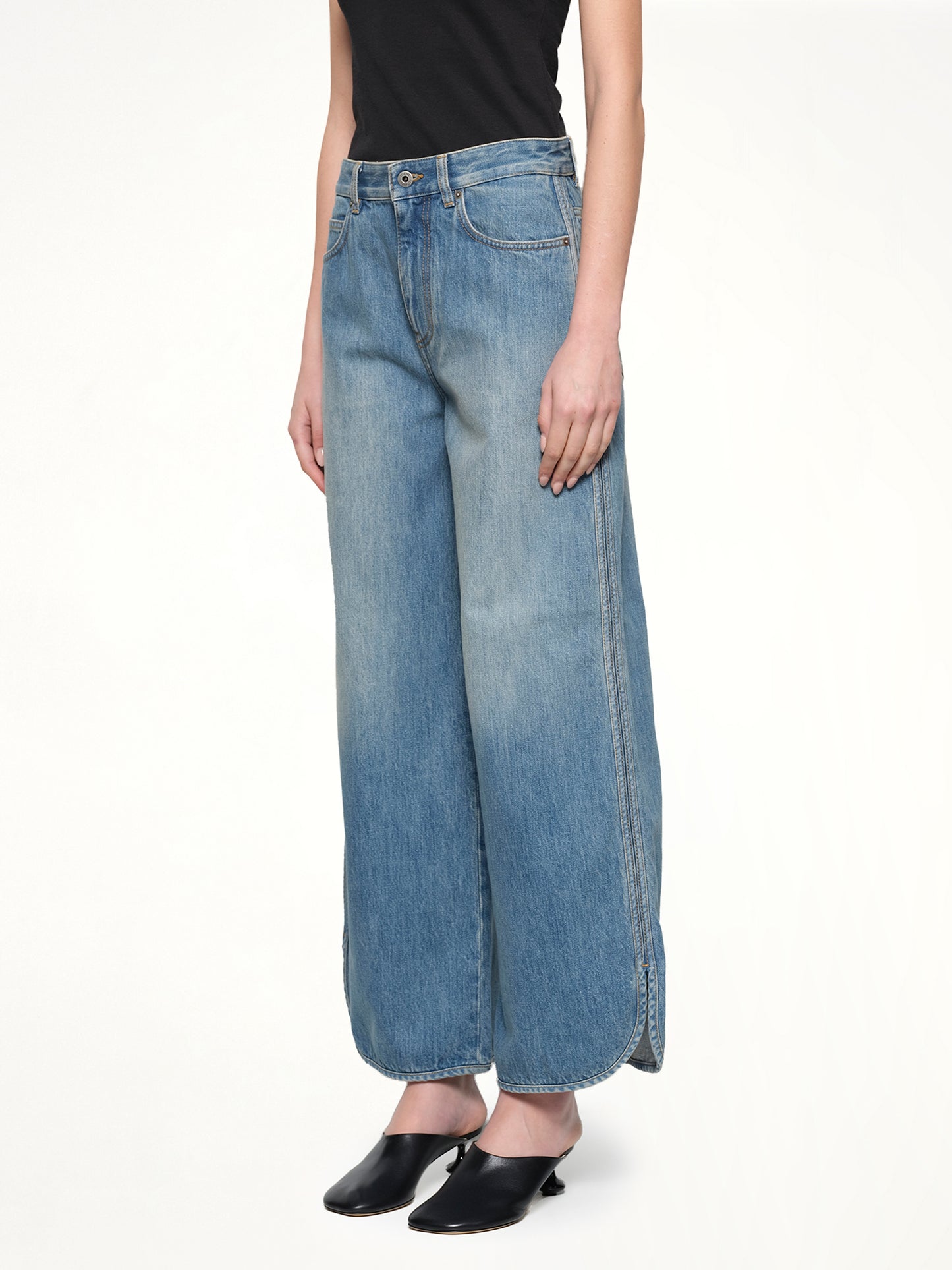 Loose-Leg Jeans AF in Denim Blue