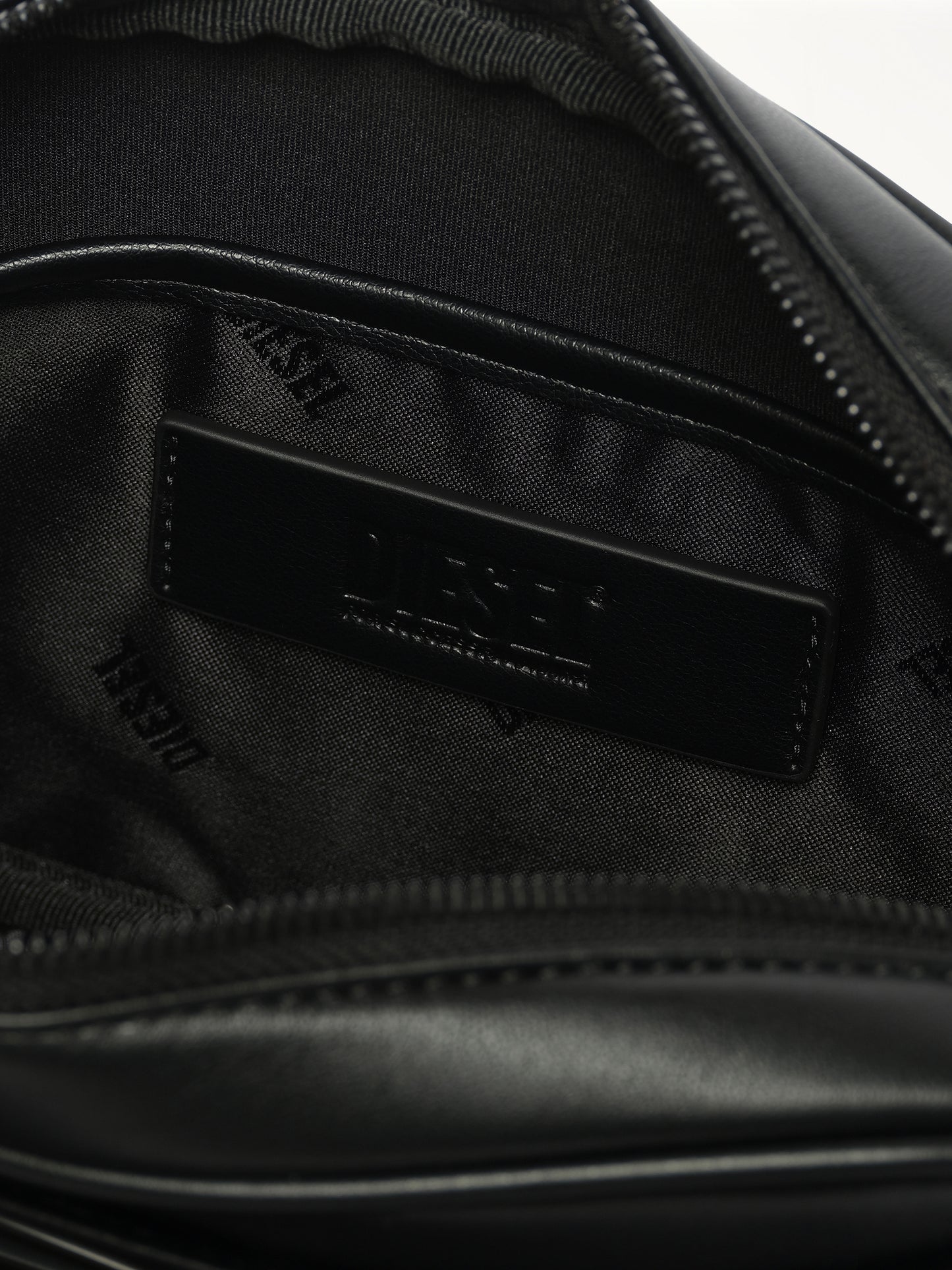 HOLI-D Camera Bag in Black