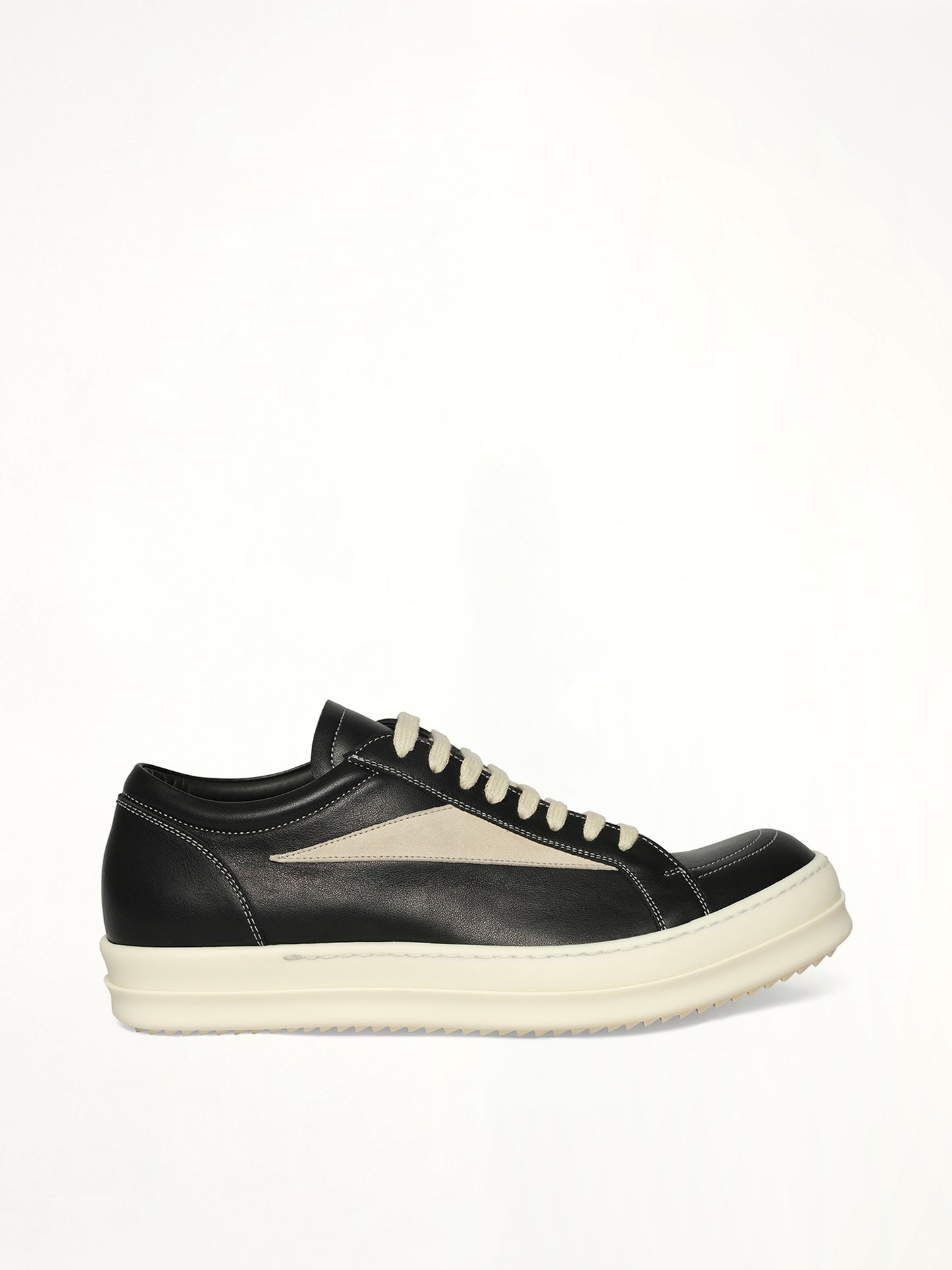 Vintage Sneaks in Black/Milk/Milk