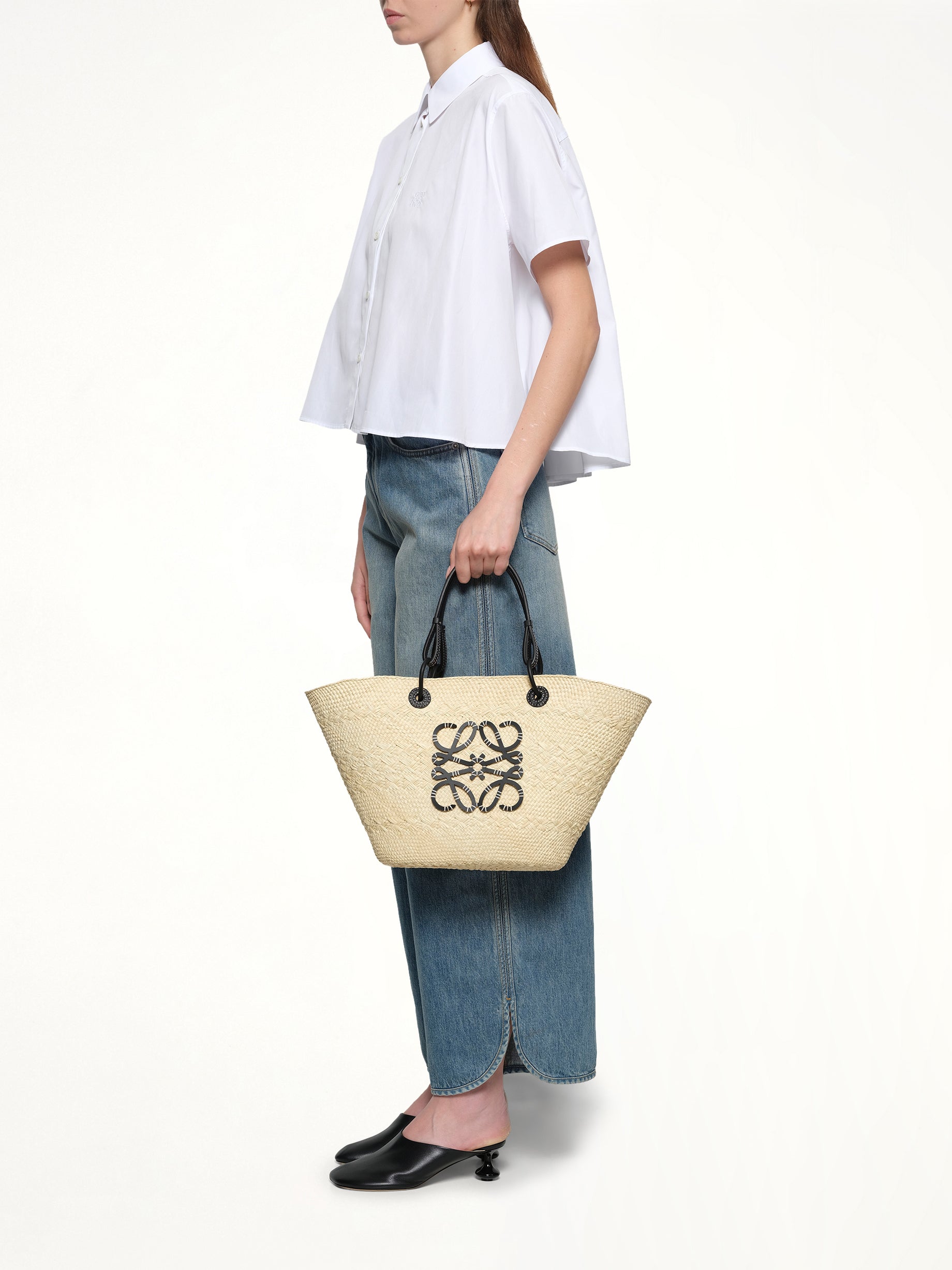 Anagram Basket Medium in Natural/Black