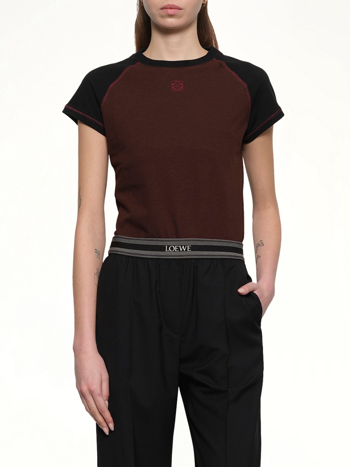 Small Fit T-Shirt in Black/Burgundy