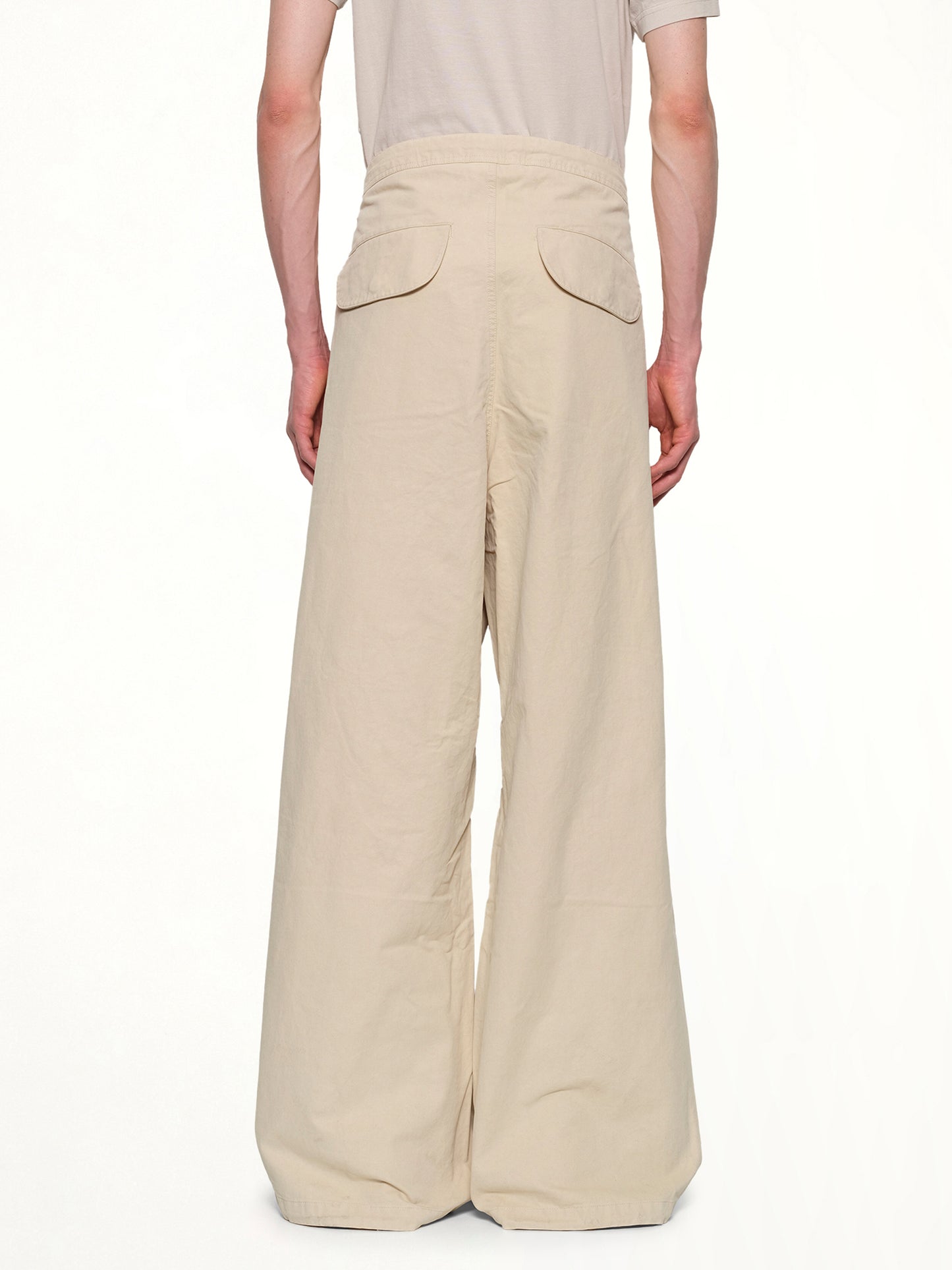 Barren Cargo in Off White