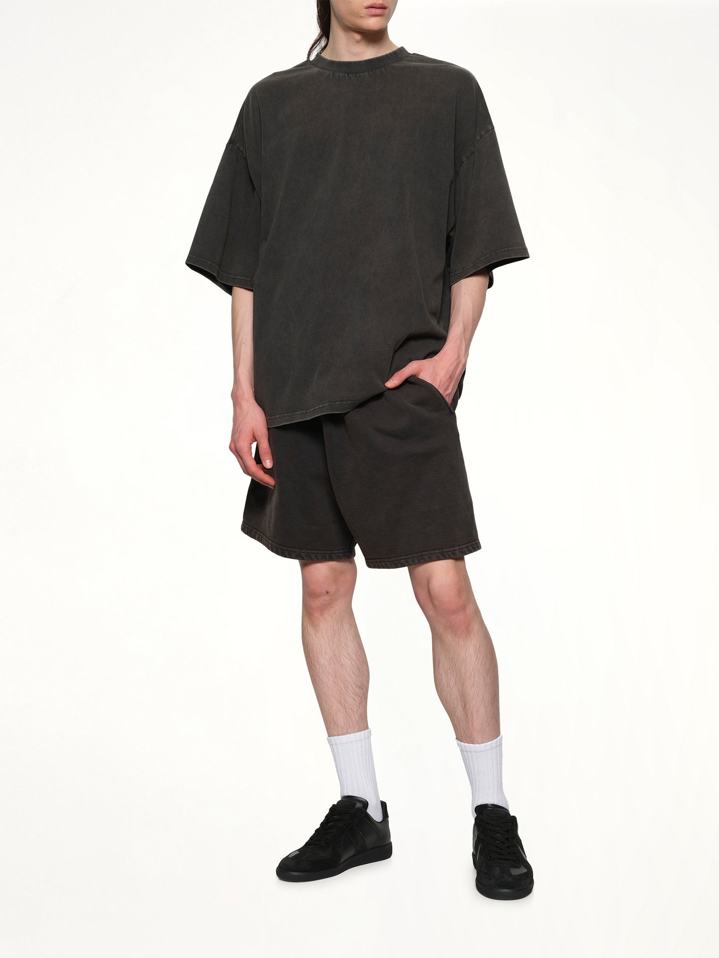 Standard Sweatshorts in Washed Black