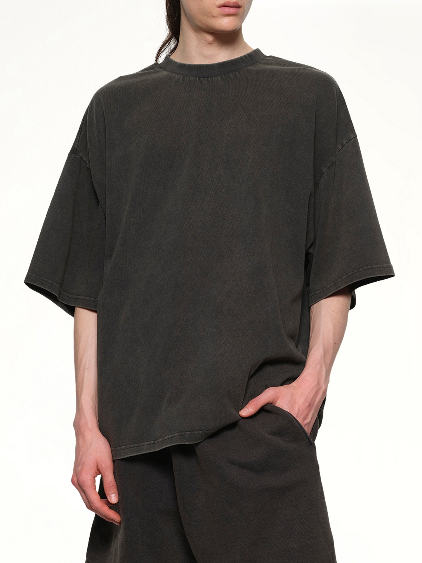 Standard Sweatshorts in Washed Black